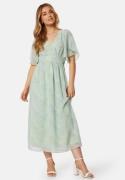Bubbleroom Occasion Butterfly Sleeve Midi Dress Light green/Floral 38