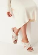 INUIKII Slipper Woven Crossed Stones  White 37