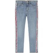 Farkut Levis  -  8 vuotta