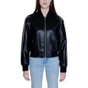 Toppatakki Calvin Klein Jeans  FAUX LEATHER BOMBER J20J223546  EU S