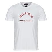 Lyhythihainen t-paita Tommy Hilfiger  RWB ARCH GS TEE  EU L