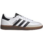 Kengät adidas  Handball Spezial IE3403  42