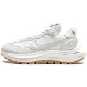 Tennarit Nike  Vaporwaffle Sacai Sail Gum  41