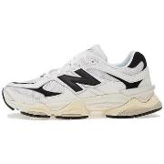 Tennarit New Balance  9060 White Black  42