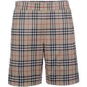 Shortsit & Bermuda-shortsit Burberry  8026469  IT M