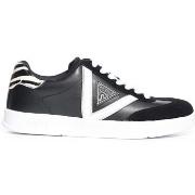 Kengät Guess  Baskets  38