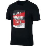 Lyhythihainen t-paita Nike  Heritage GFX1  EU M