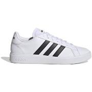 Kengät adidas  Grand Court Base  45 1/3
