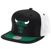 Lippalakit Mitchell And Ness  Nba Day One Snapback Chicago Bulls  Yksi...