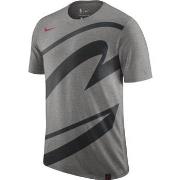 Lyhythihainen t-paita Nike  Tshirt Cleveland Cavaliers Oversized Logo ...