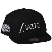 Lippalakit Mitchell And Ness  Iridescent Wordmark  Yksi Koko