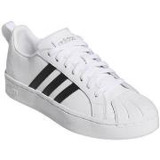 Kengät adidas  Streetcheck  40
