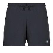 Shortsit & Bermuda-shortsit New Balance  SPORT ESSENTIAL LINED SHORT  ...