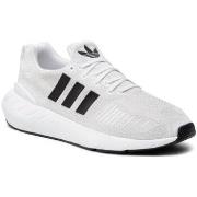 Kengät adidas  Swift Run 22  44