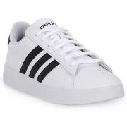Tennarit adidas  GRAND COURT 2  44