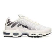 Tennarit Nike  Air Max Plus  42