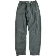 Jogging housut / Ulkoiluvaattee Nike  256482  18 vuotta