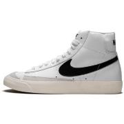 Tennarit Nike  Blazer Mid '77 Vintage White Black  38