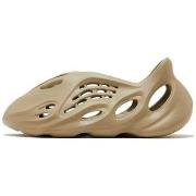 Puukengät Yeezy  Foam RNNR Stone Salt  42