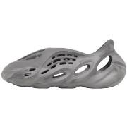 Puukengät Yeezy  Foam RNR MX Granite  42