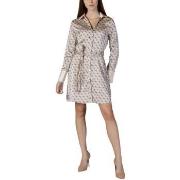 Lyhyt mekko Guess  LS BLERTA CHEMISIER DRESS W6RK90 WF1T2  EU S