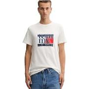 Lyhythihainen t-paita Tommy Jeans  DM0DM21977  EU S