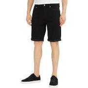Shortsit & Bermuda-shortsit Calvin Klein Jeans  SLIM J30J327514  IT 42