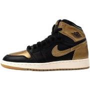 Tennarit Nike  1 Retro High OG Black Metallic Gold  42