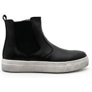 Saappaat NeroGiardini  Manaus Bora  32