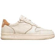 Kengät Clae  Baskets  Malone Distressed en cuir blanc  43