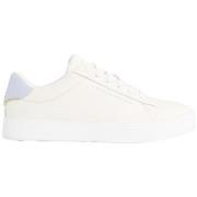 Kengät Tommy Hilfiger  Sneakers  Essential Court blanches  36