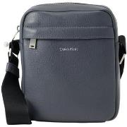 Olkalaukut Calvin Klein Jeans  RAISED REPORTER LV04D3160G  Yksi Koko