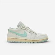 Kengät Nike  Jordan Brand Air Jordan 1 Low Wmns "Sail Igloo"  36