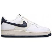 Kengät Nike  Air Force 1 07 NN  42