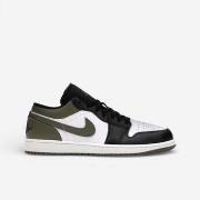 Kengät Nike  Jordan 1 Low Black Toe Medium Olive  40