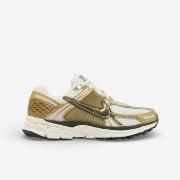 Kengät Nike  Zoom Vomero 5 Metallic Gold (Women's)  38