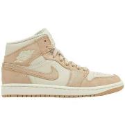 Kengät Nike  Chaussures  Air Jordan 1 Retro High Og Praline  41