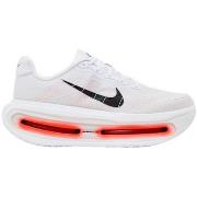 Kengät Nike  Vomero Premium White Bright Crimson  44 1/2