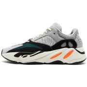 Kengät adidas  Yeezy 700 Wave Runner Solid Grey  44 2/3