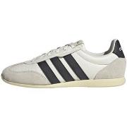 Kengät adidas  JR4618  46