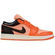 Kengät Nike  Air Jordan 1 SE Wmns  37 1/2