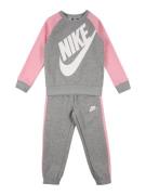 Nike Sportswear Juoksupuku 'FUTURA'  meleerattu harmaa / roosa / valko...