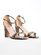 Celena Sandaalit 'Carmen'  beige