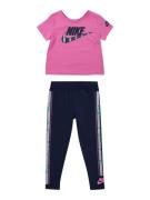 Nike Sportswear Setti 'HAPPY CAMPER'  laivastonsininen / vihreä / vaal...
