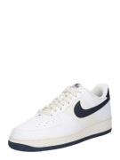 Nike Sportswear Matalavartiset tennarit 'AIR FORCE 1'  musta / valkoin...