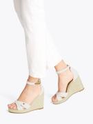 TOMMY HILFIGER Sandaalit  ecru / ruskea
