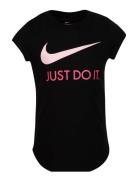 Nkg Swoosh Jdi S/S Tee / Nkg Swoosh Jdi S/S Tee Black Nike