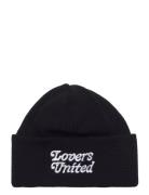 Lovers Beanie Black Makia