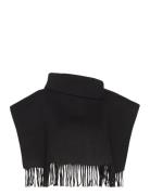 Solid Crystal Poncho Black Becksöndergaard