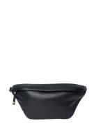 Jeane Bumbag Black RE:DESIGNED EST 2003